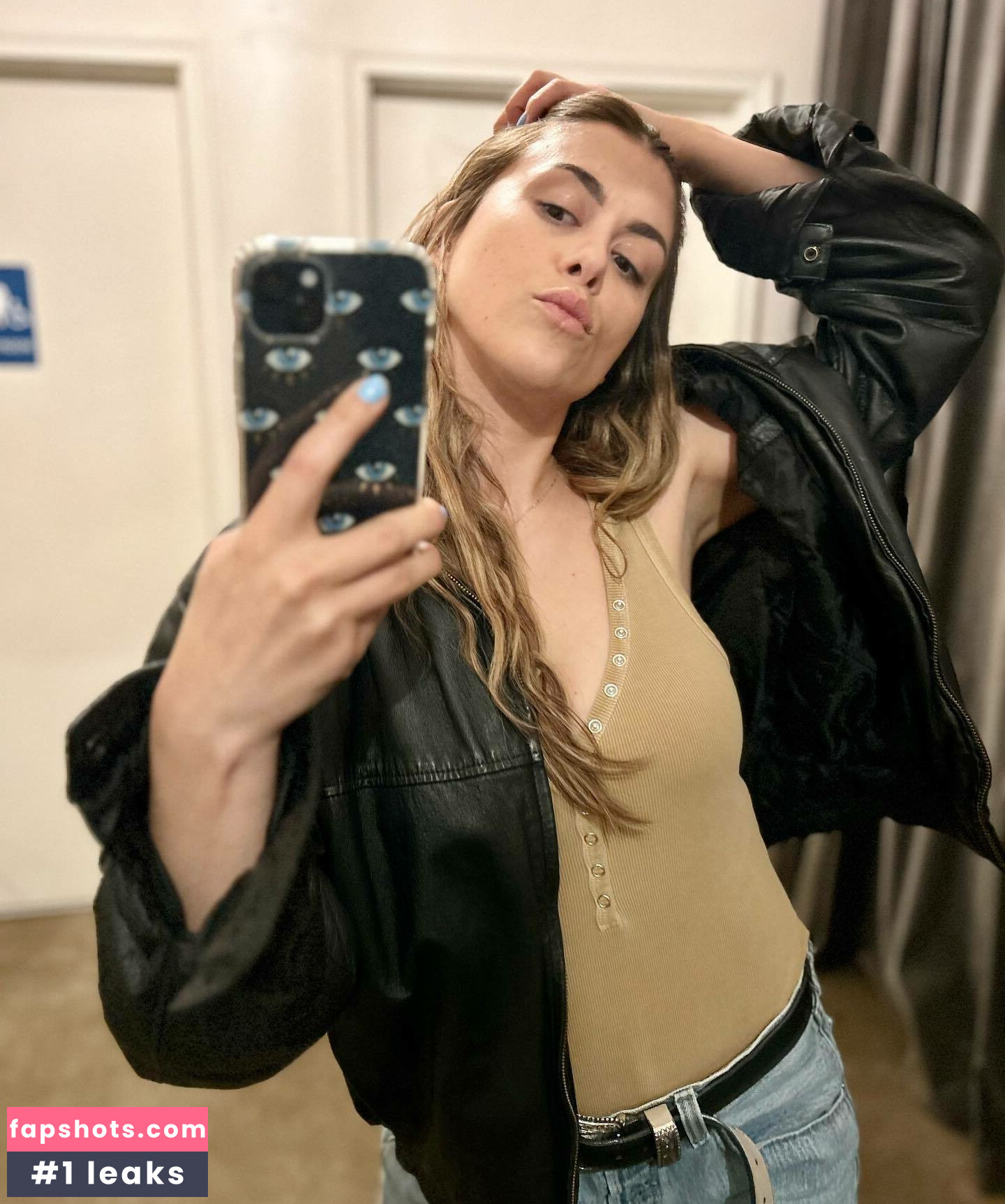 Lindsey Shaw gallery photo #16