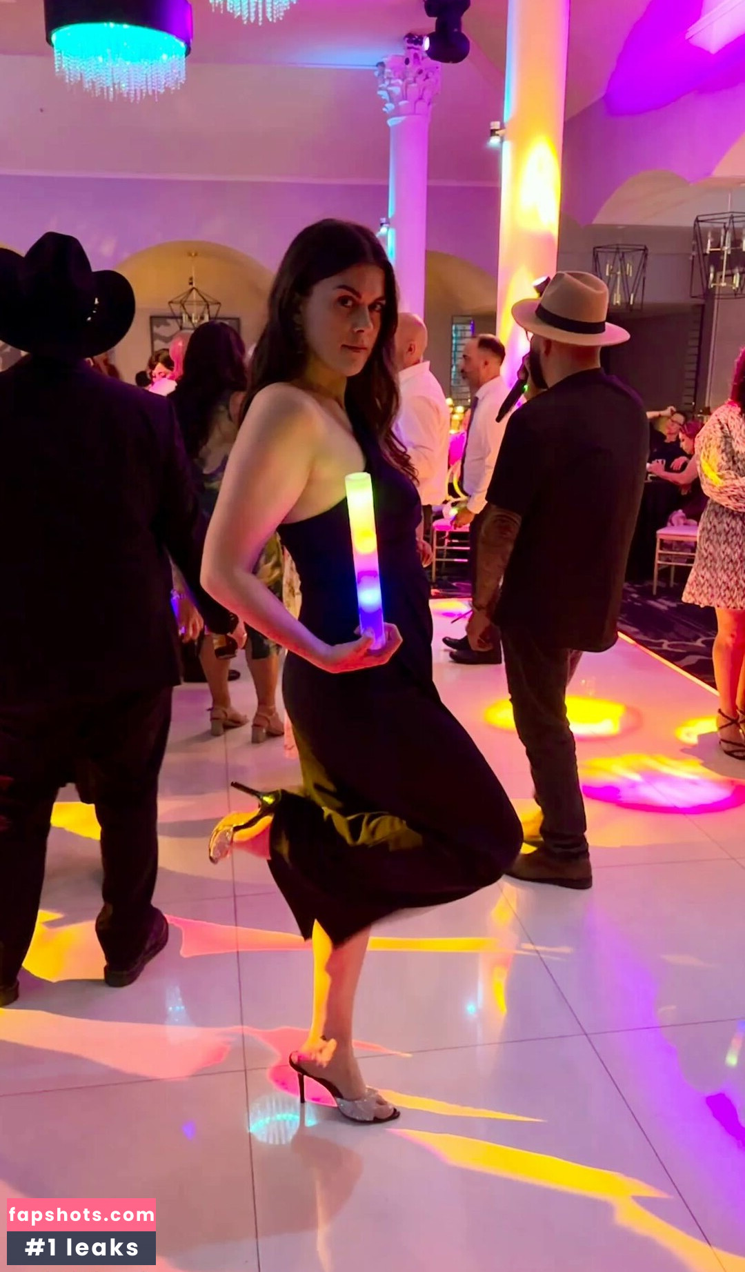 Lindsey Shaw gallery photo #3