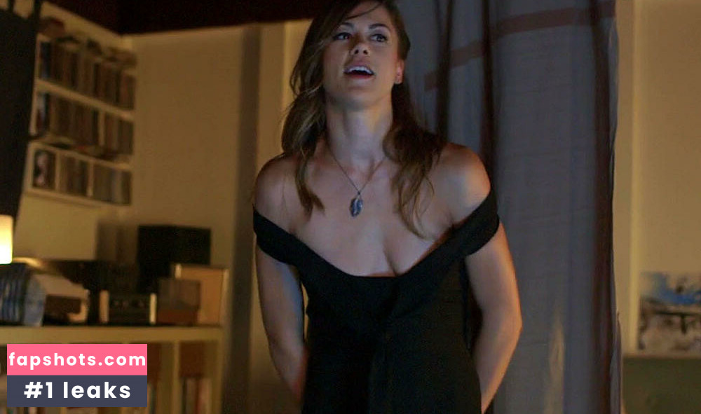 Lindsey Shaw gallery photo #9