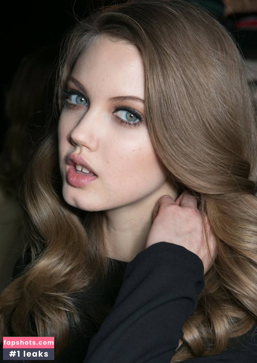 Lindsey Wixson gallery photo #13