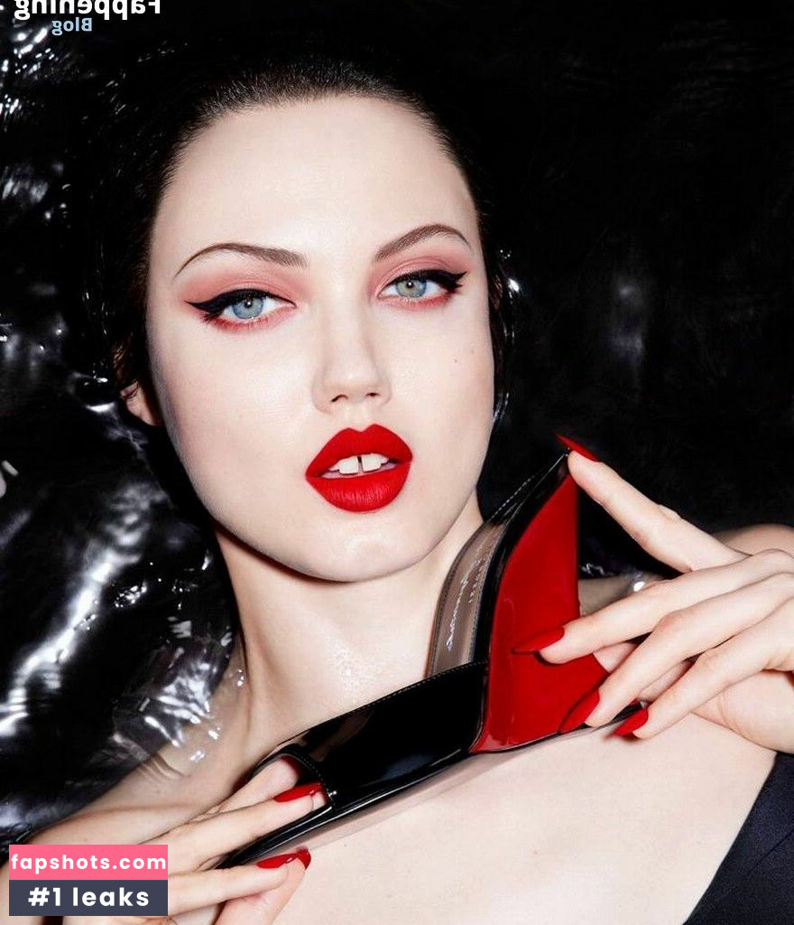 Lindsey Wixson gallery photo #5