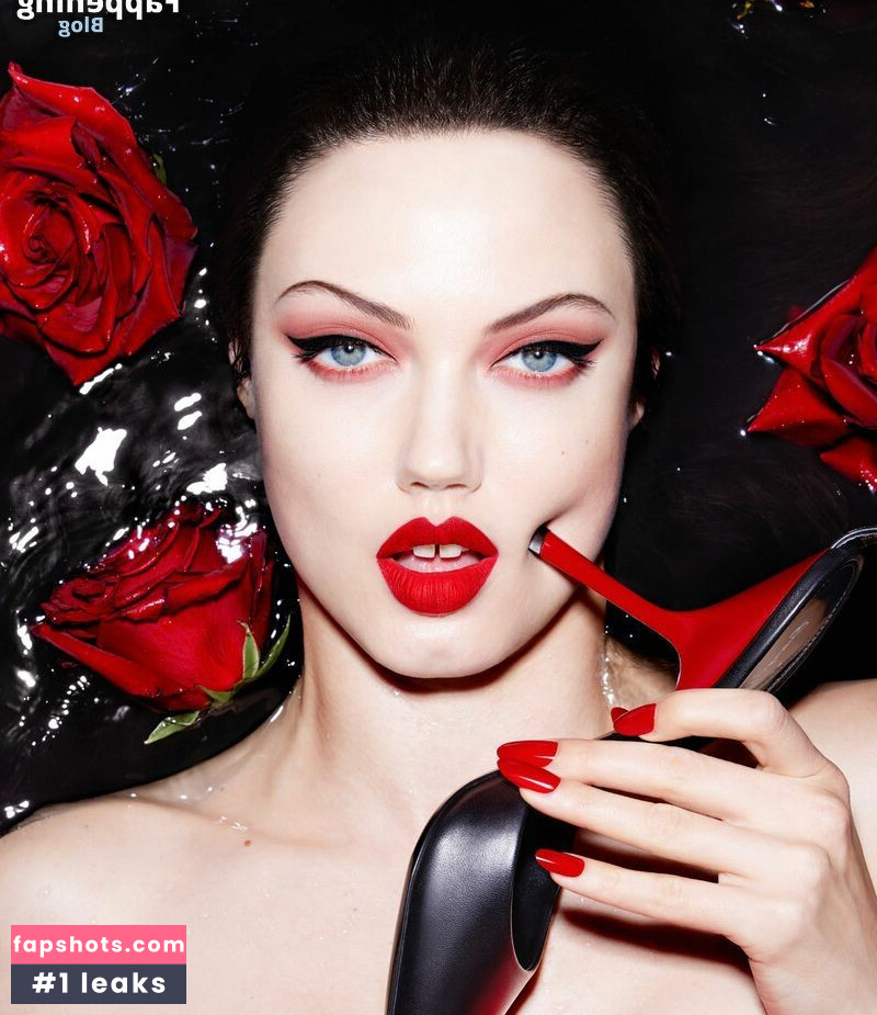 Lindsey Wixson gallery photo #9