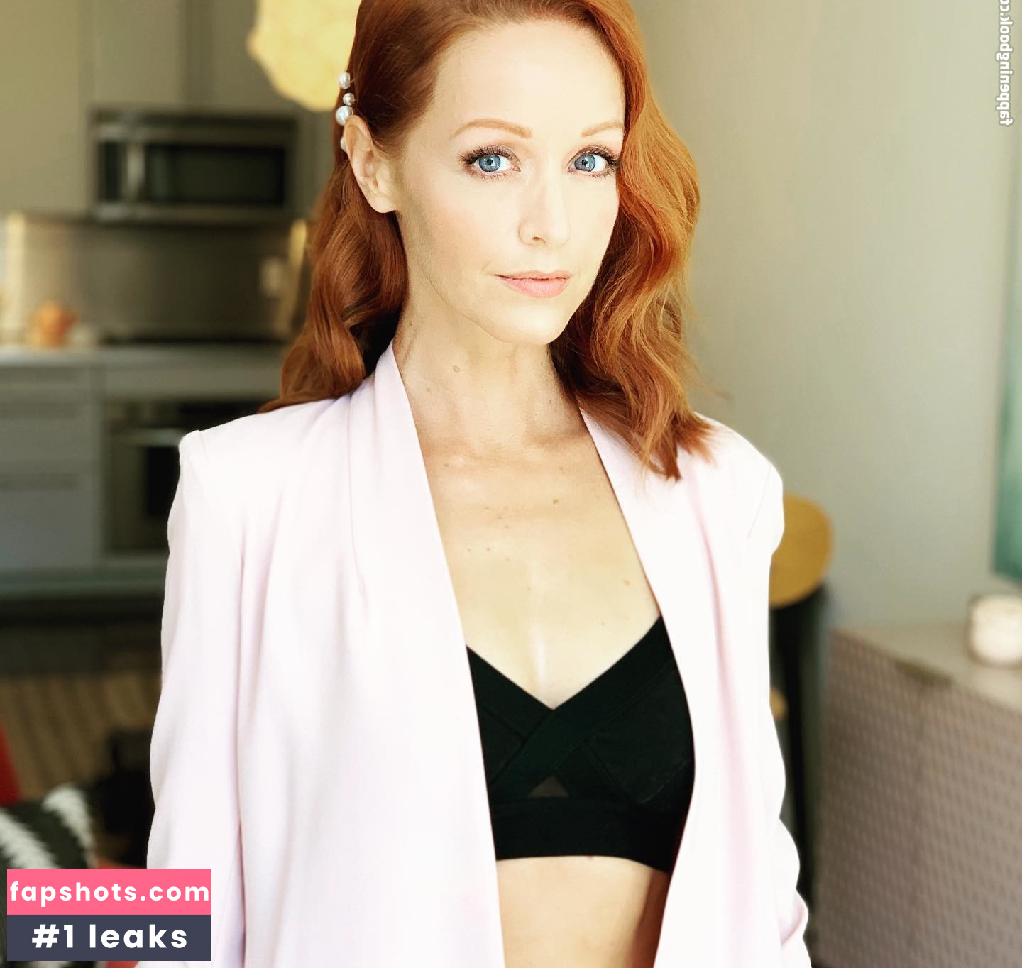 Lindy Booth gallery photo #17