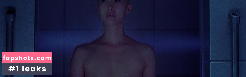 Linh Dan Pham gallery photo #13