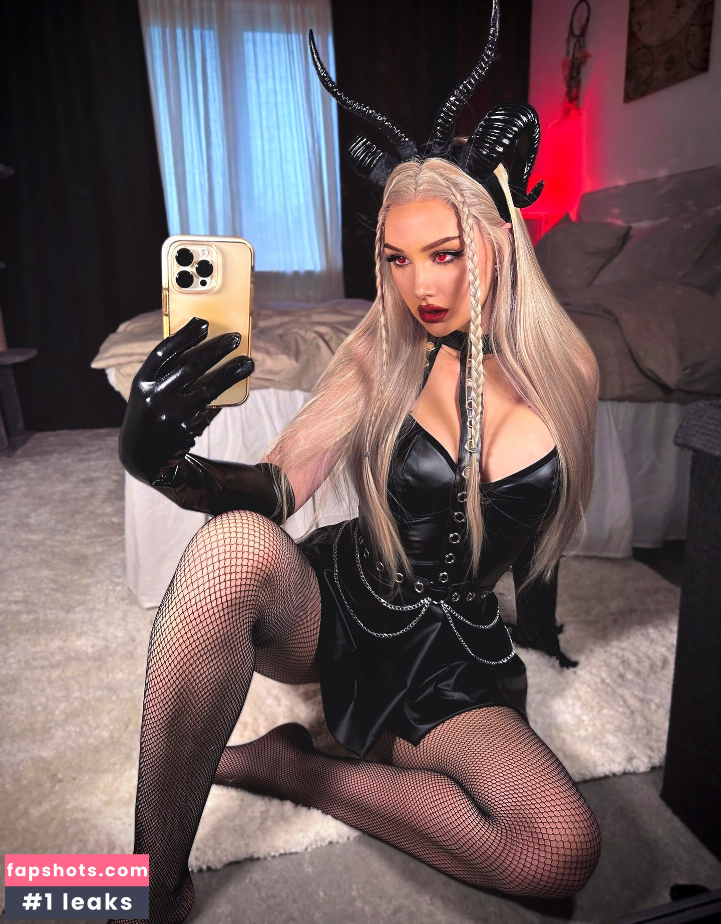 Linny Nova gallery photo #12