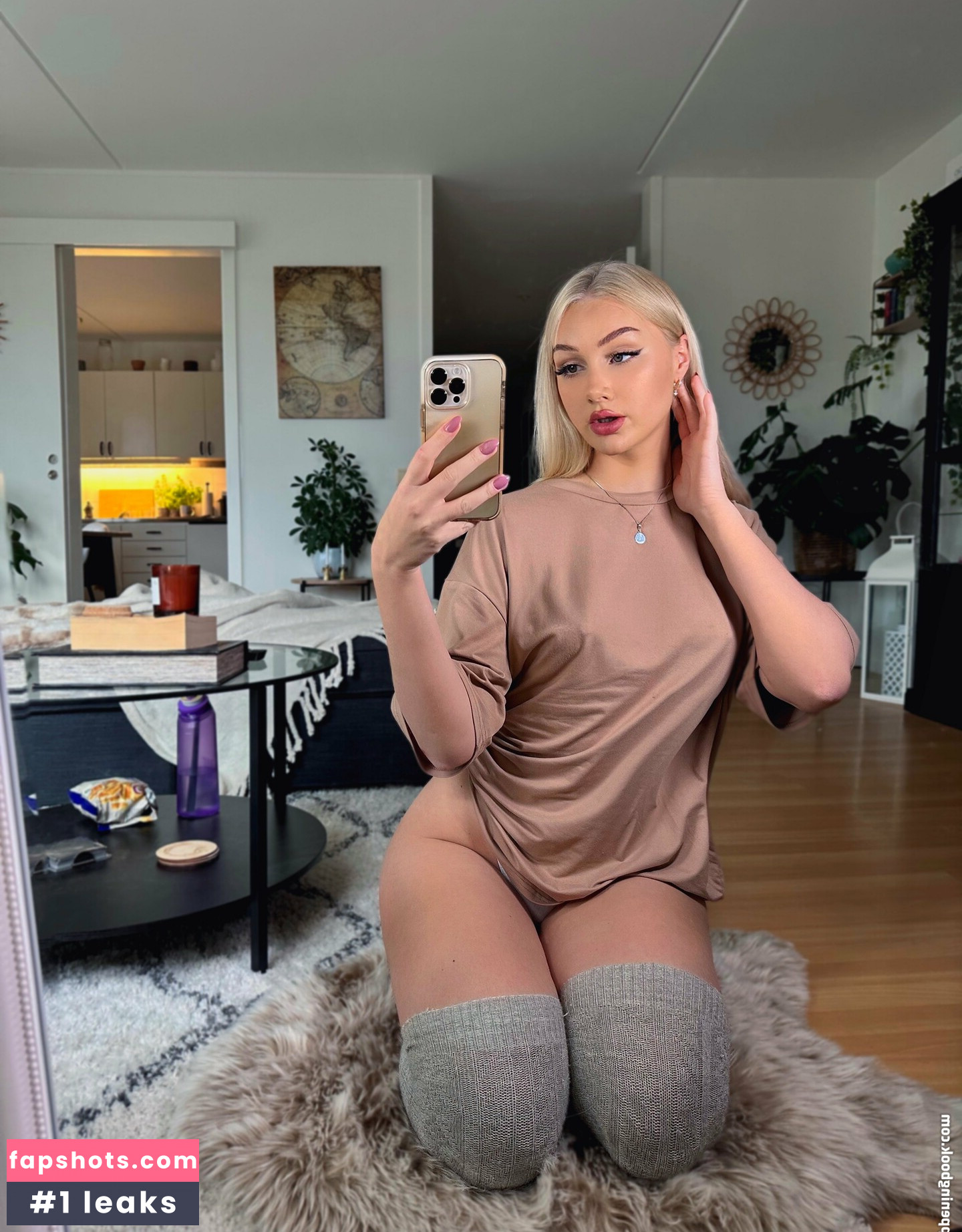 Linny Nova gallery photo #3