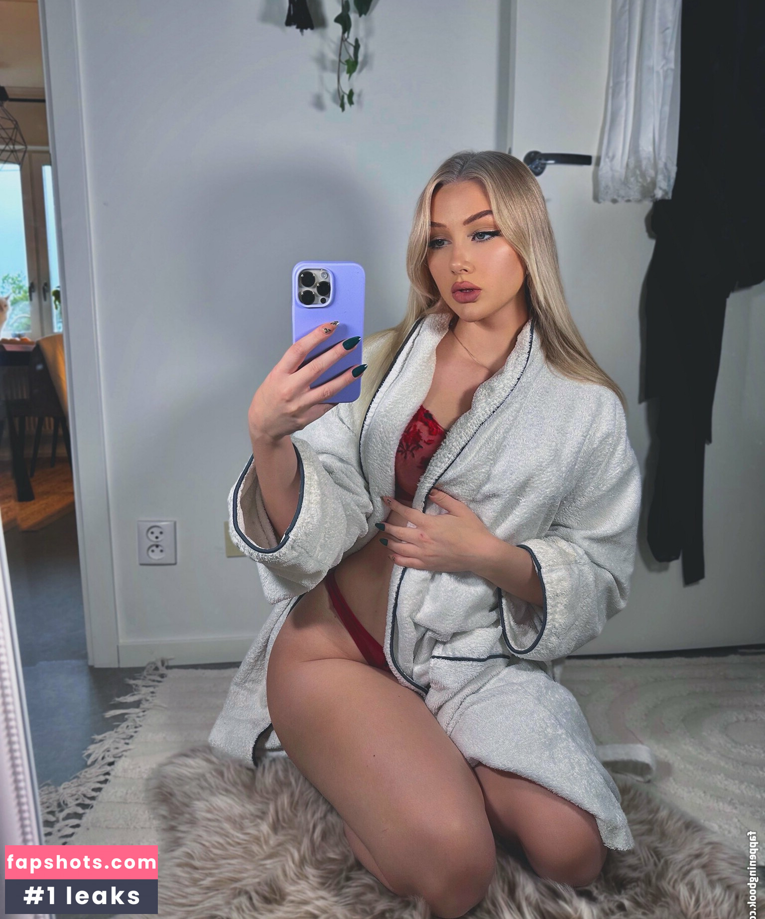 Linny Nova gallery photo #5