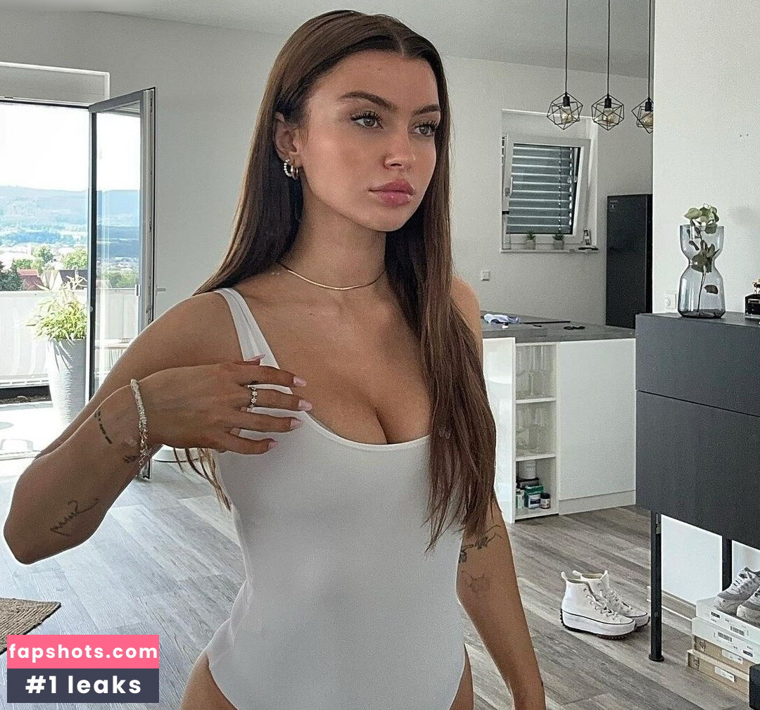 linuschka gallery photo #24