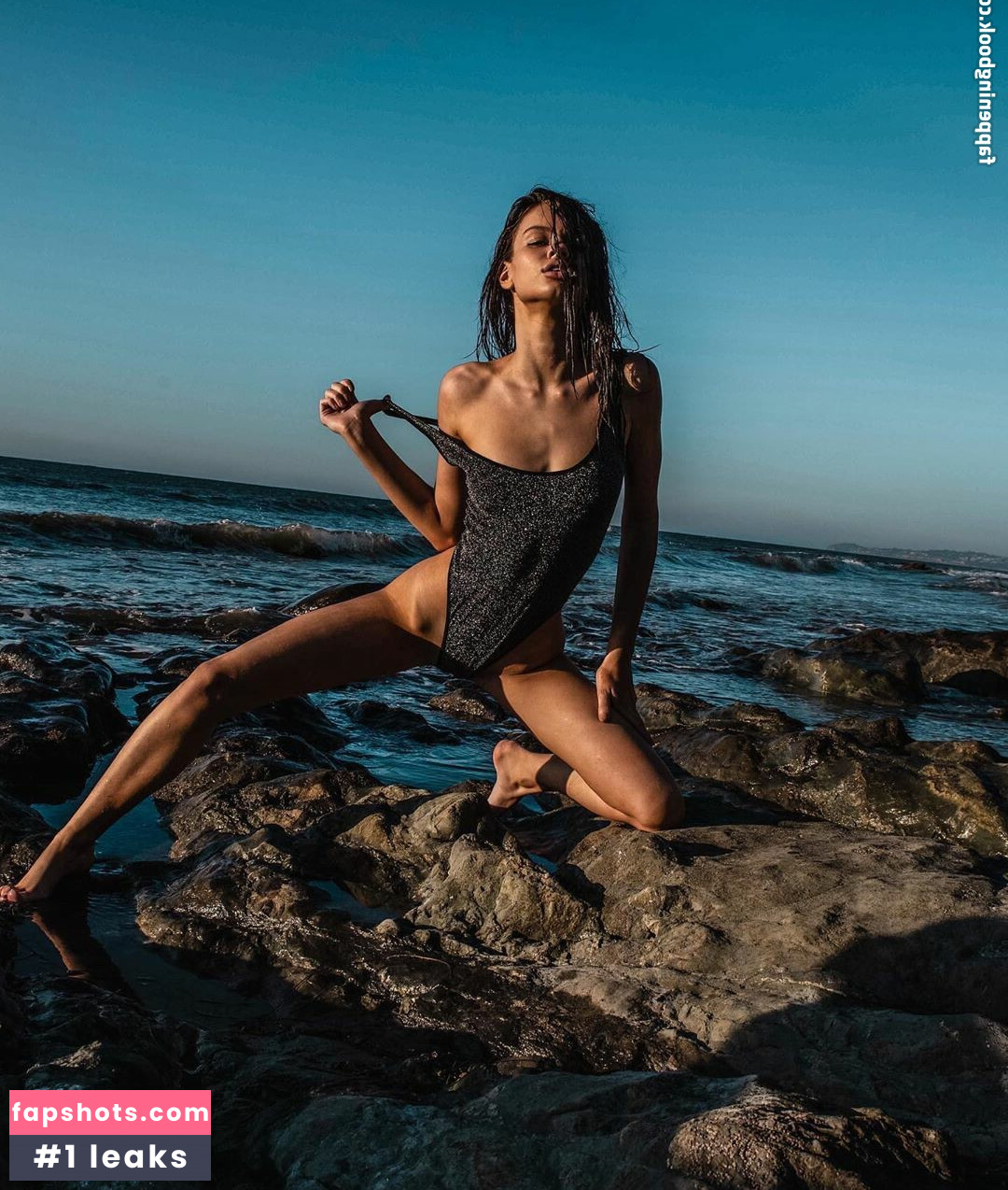 Liora Lapointe gallery photo #3