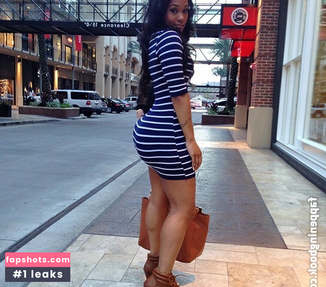 Lira Galore gallery photo #4