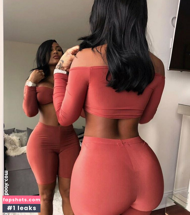 Lira Galore gallery photo #5