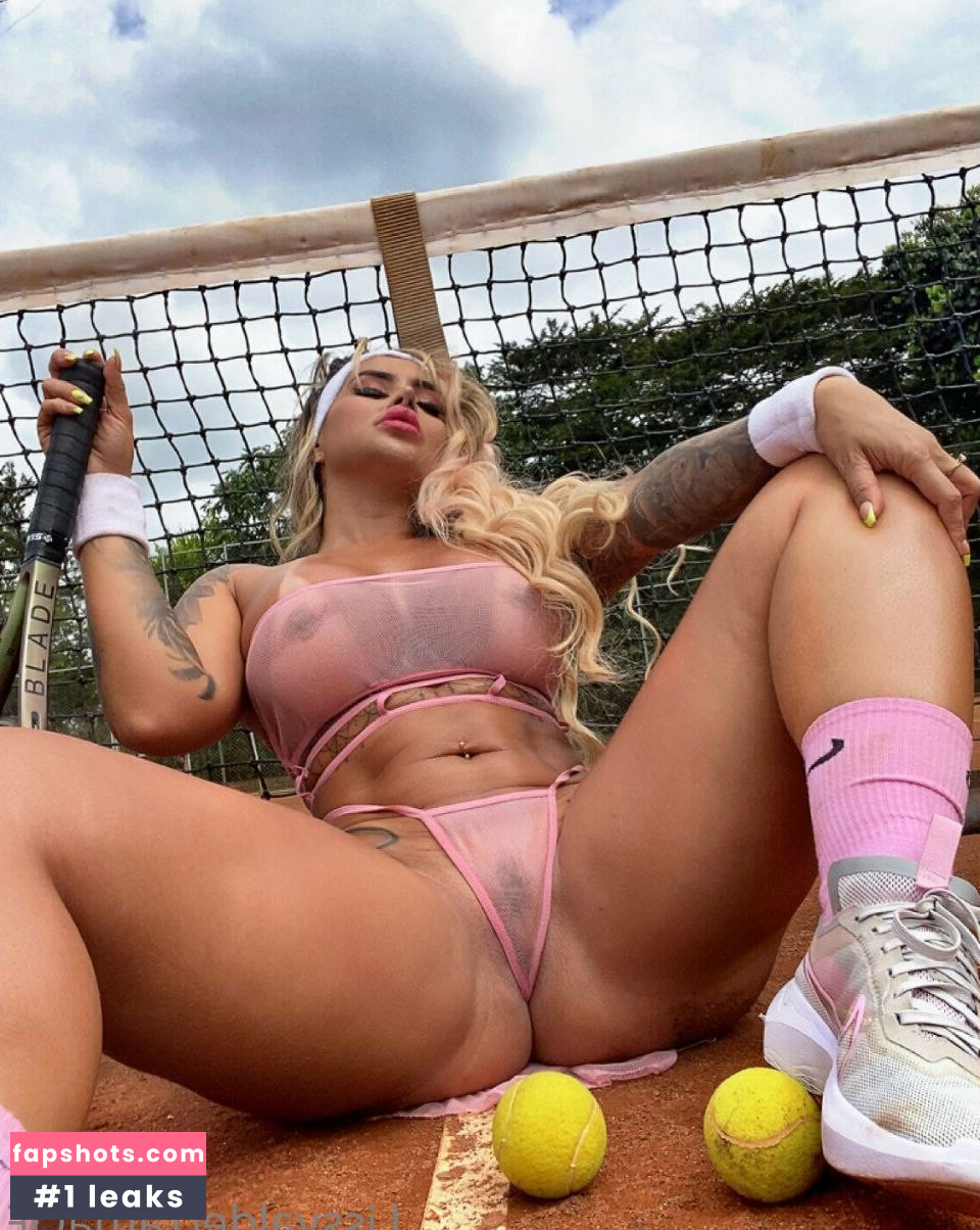 Lis Valderrama nude babe gallery