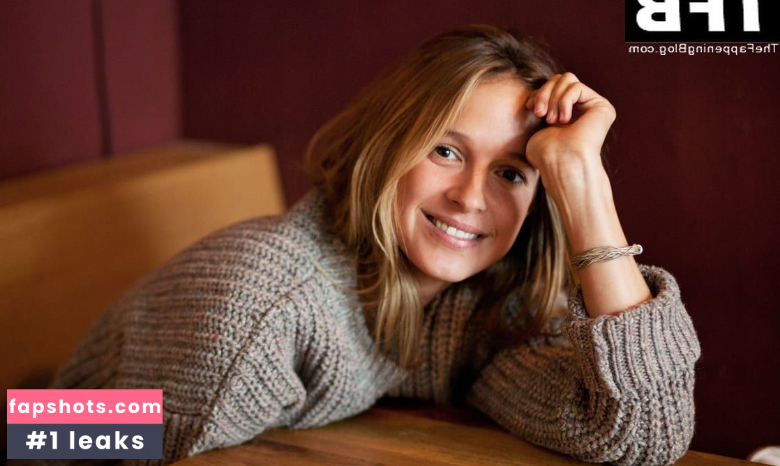 Lisa Bitter Nude Leaks OnlyFans Photos #3 - LeakJerk