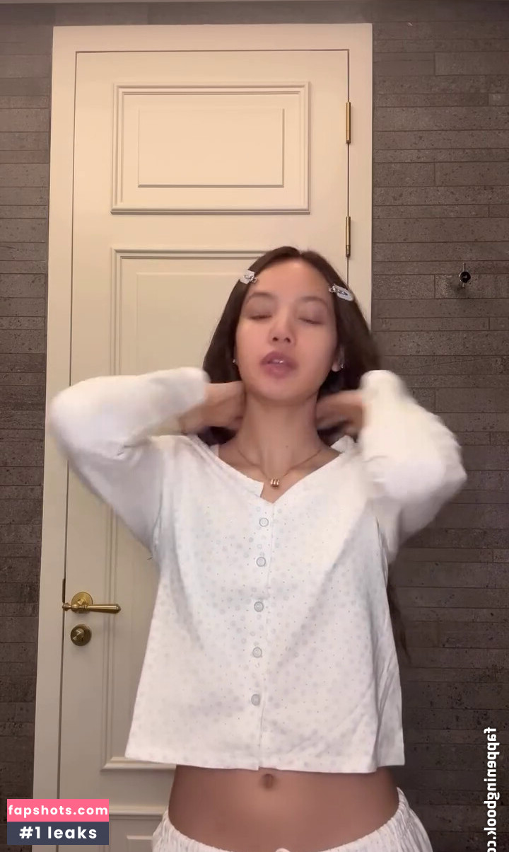 Lisa Blackpink gallery photo #2