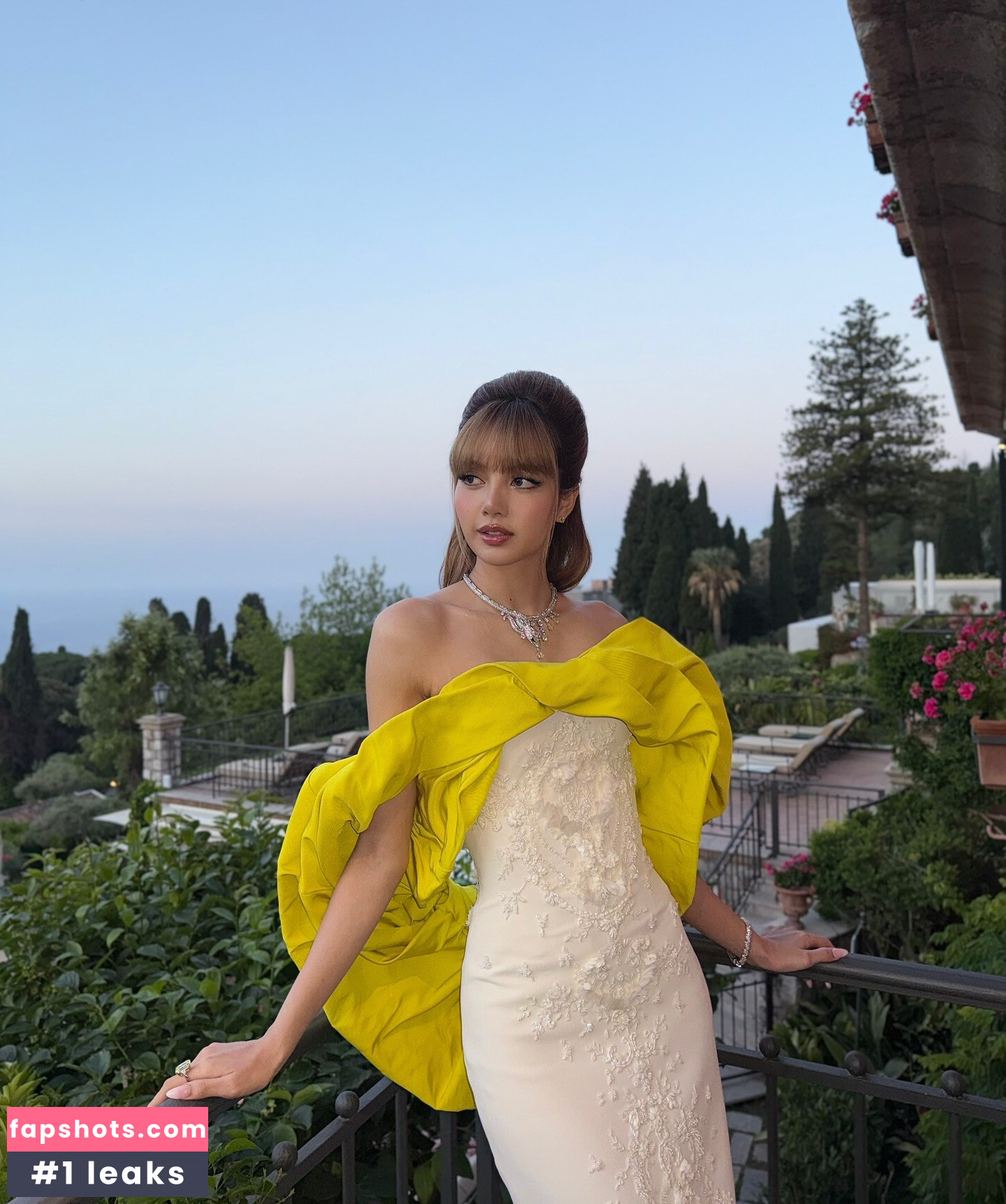 Lisa Blackpink gallery photo #136