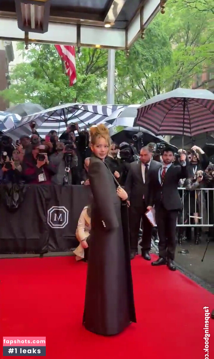 Lisa Blackpink gallery photo #146