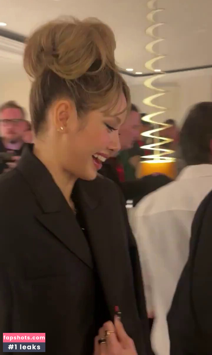 Lisa Blackpink gallery photo #151