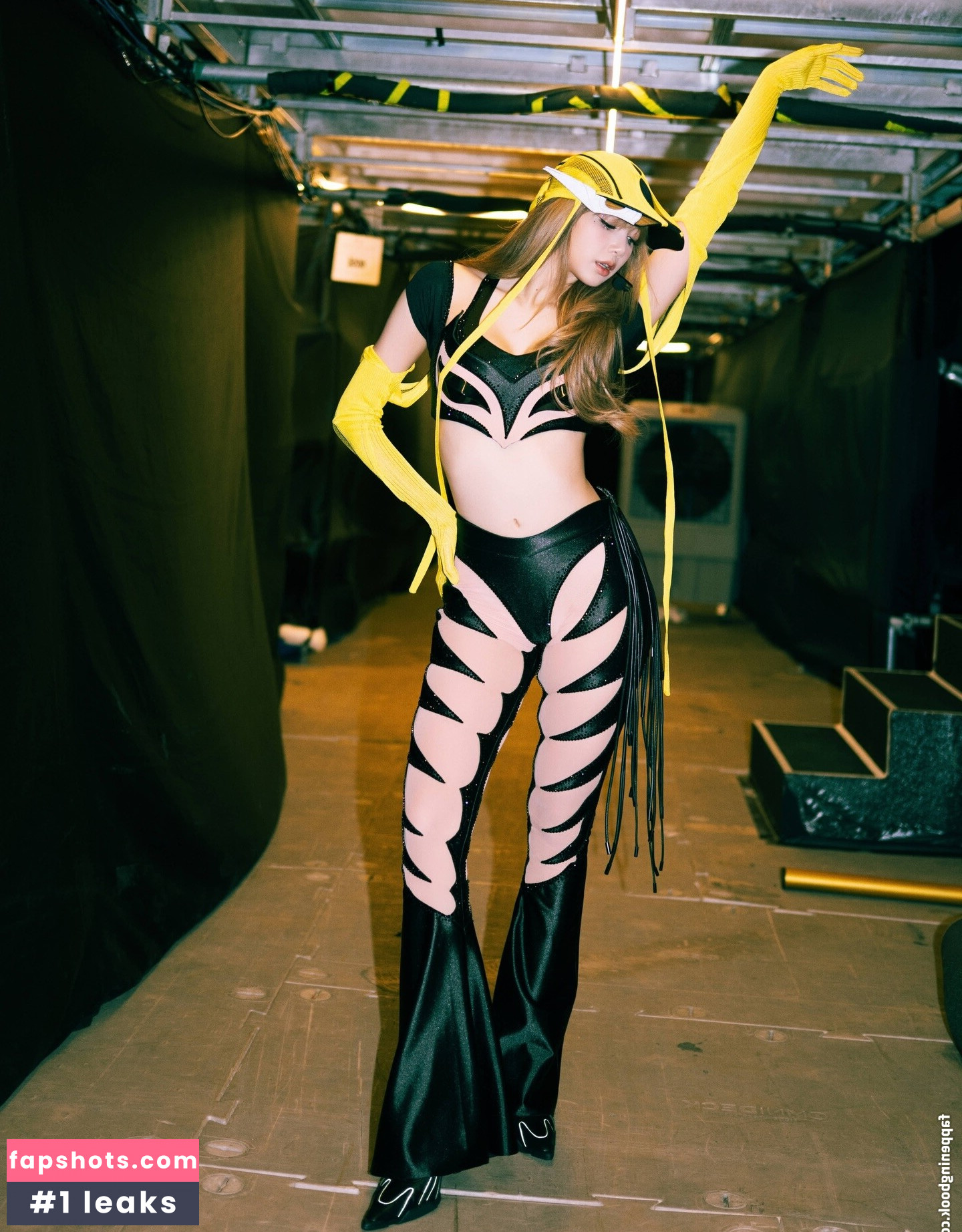 Lisa Blackpink gallery photo #20