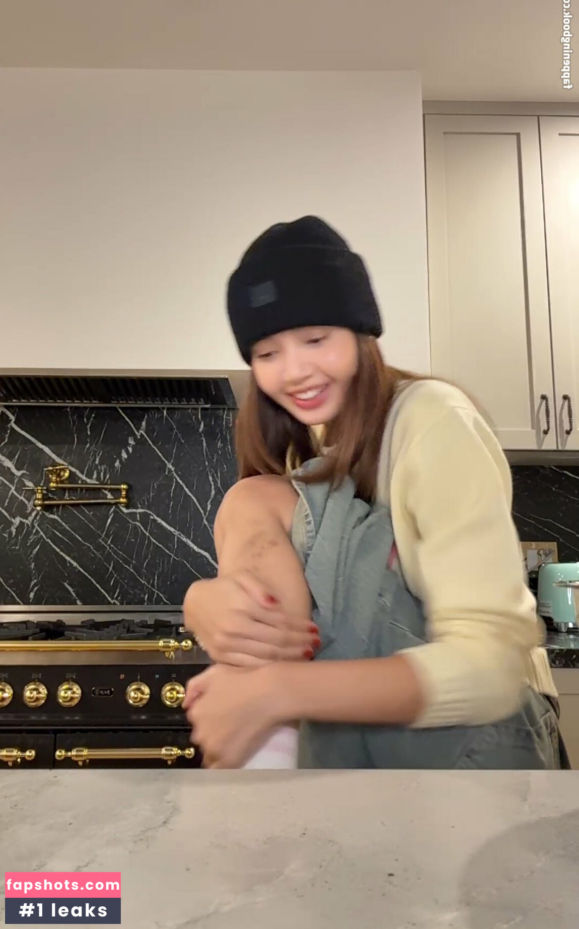 Lisa Blackpink gallery photo #232