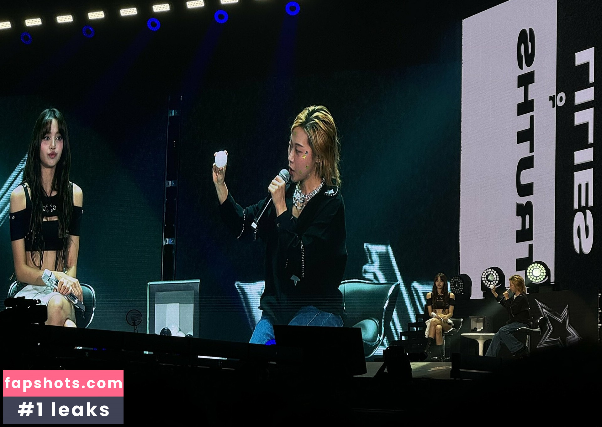 Lisa Blackpink gallery photo #291