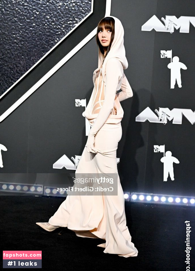Lisa Blackpink gallery photo #349
