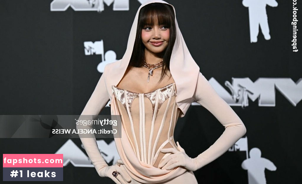 Lisa Blackpink gallery photo #354