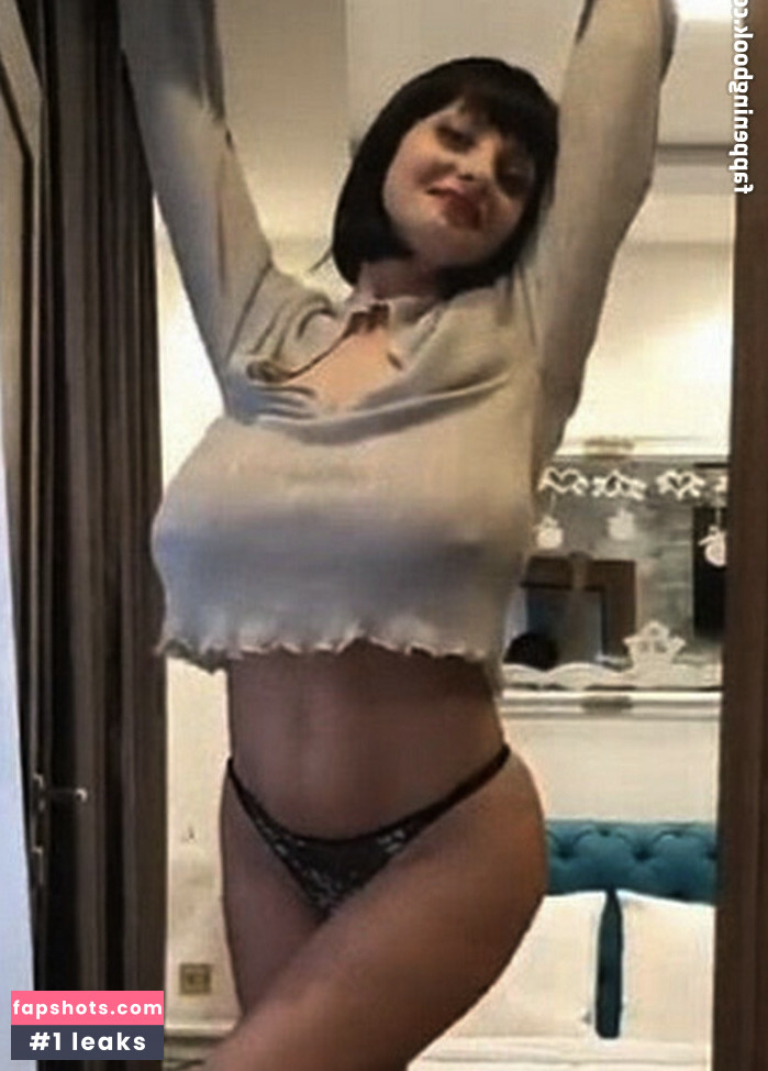 Lisa Bukawski gallery photo #84