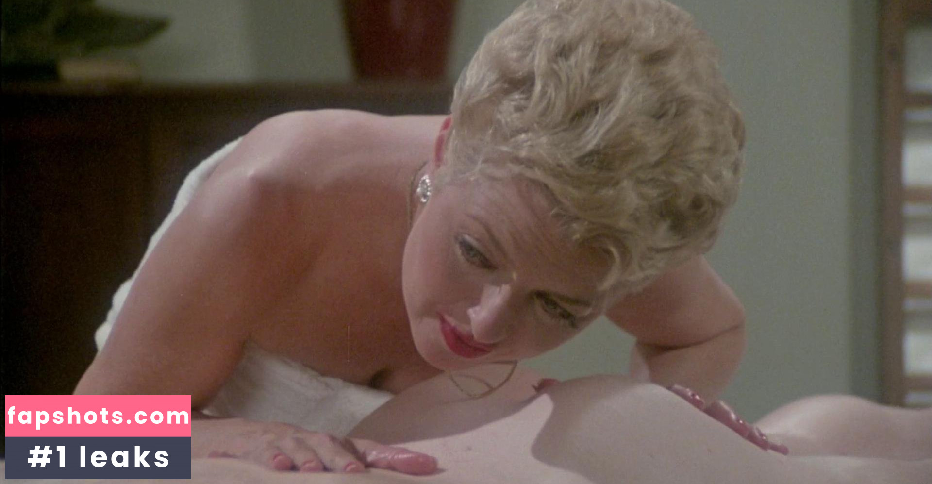 Lisa De Leeuw Filtración Desnuda OnlyFans Foto #4 - Fapshots