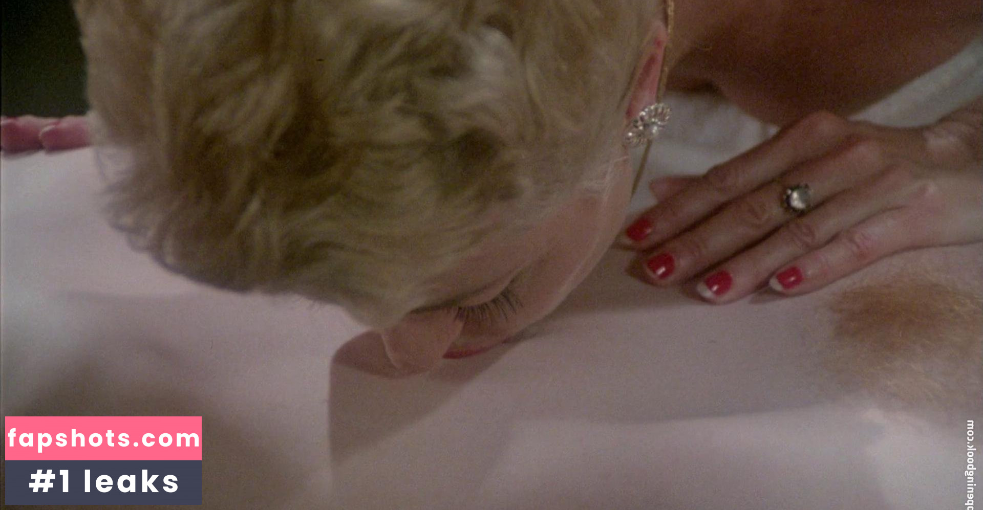 Lisa De Leeuw Filtración Desnuda OnlyFans Foto #7 - Fapshots