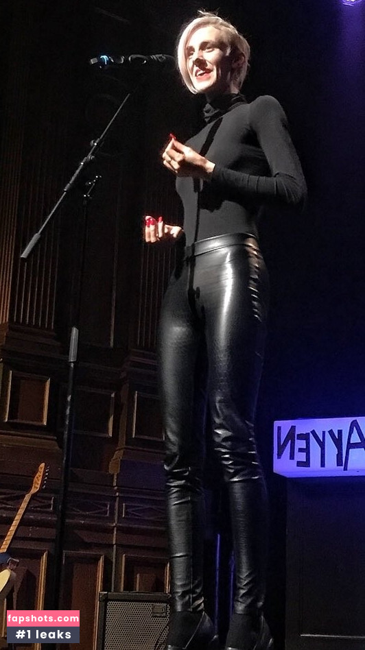 Lisa Eckhart gallery photo #22