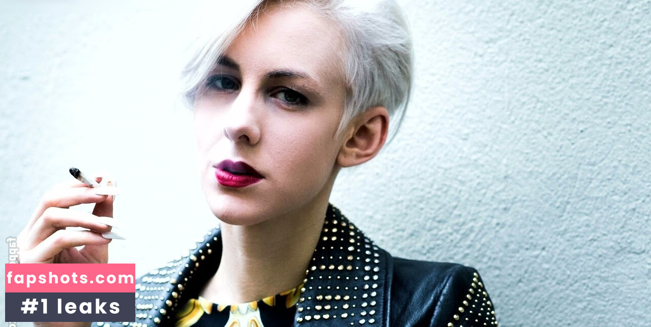 Lisa Eckhart gallery photo #25