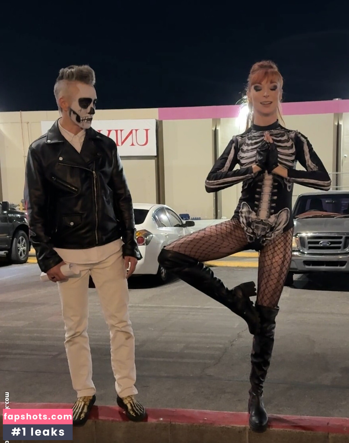 Lisa Foiles gallery photo #30