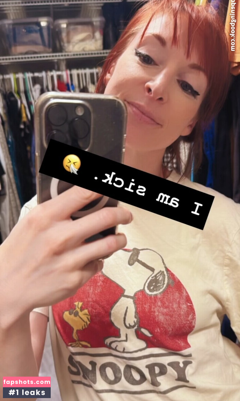 Lisa Foiles gallery photo #39