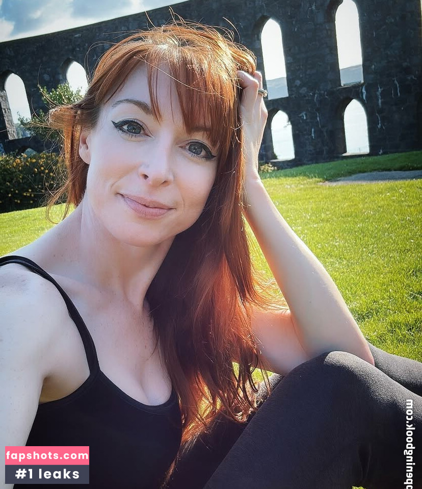 Lisa Foiles gallery photo #50