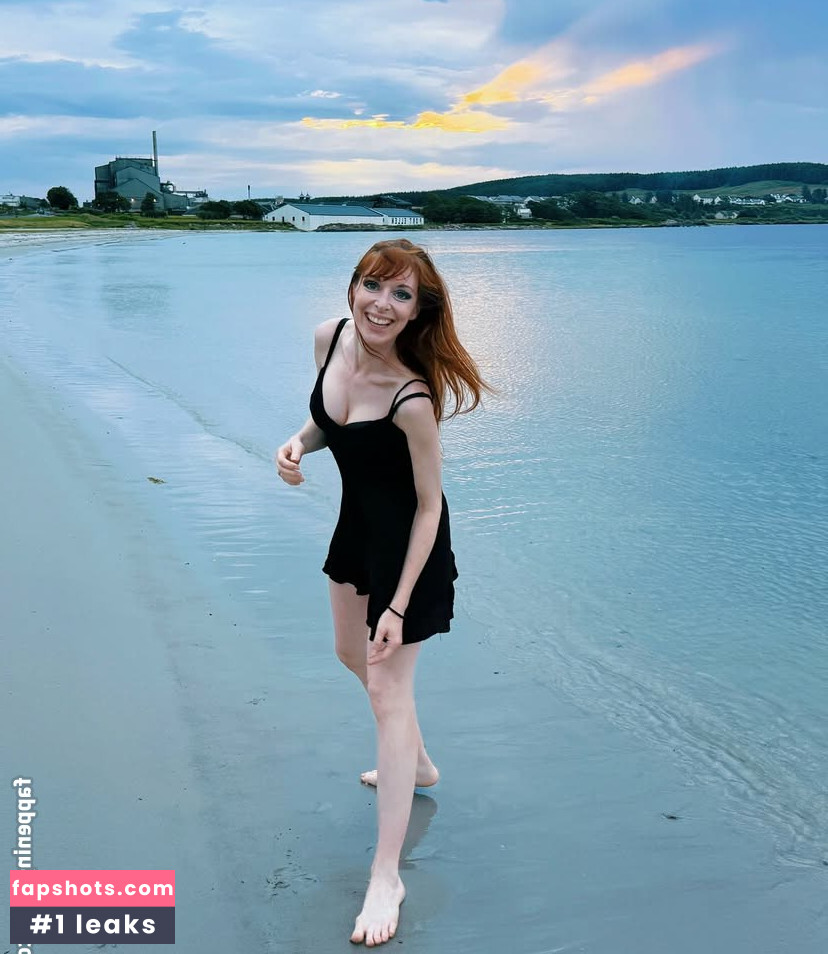 Lisa Foiles gallery photo #52