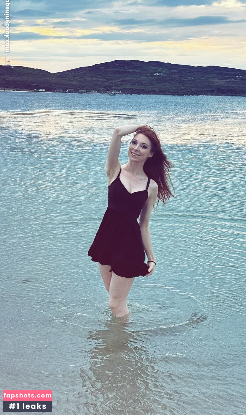 Lisa Foiles gallery photo #62