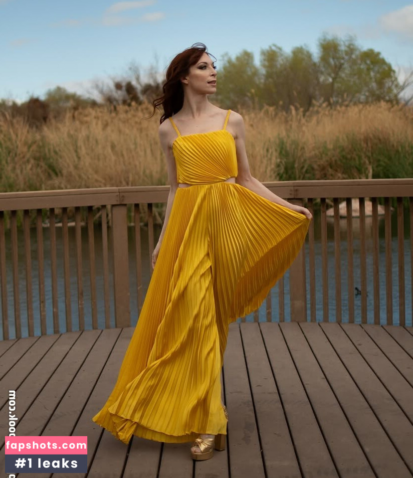 Lisa Foiles gallery photo #66