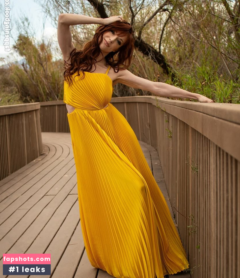Lisa Foiles gallery photo #67