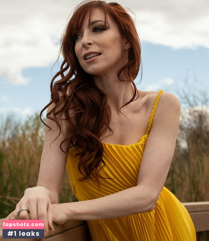 Lisa Foiles gallery photo #69