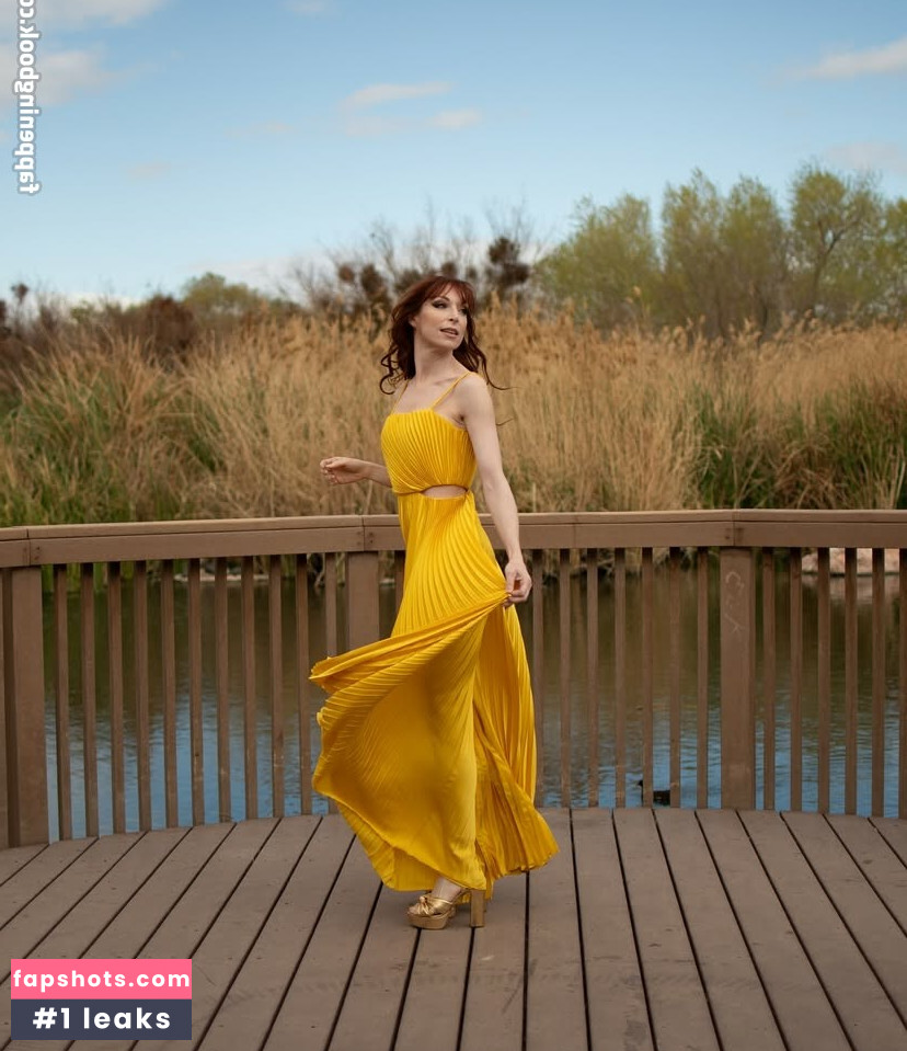 Lisa Foiles gallery photo #73