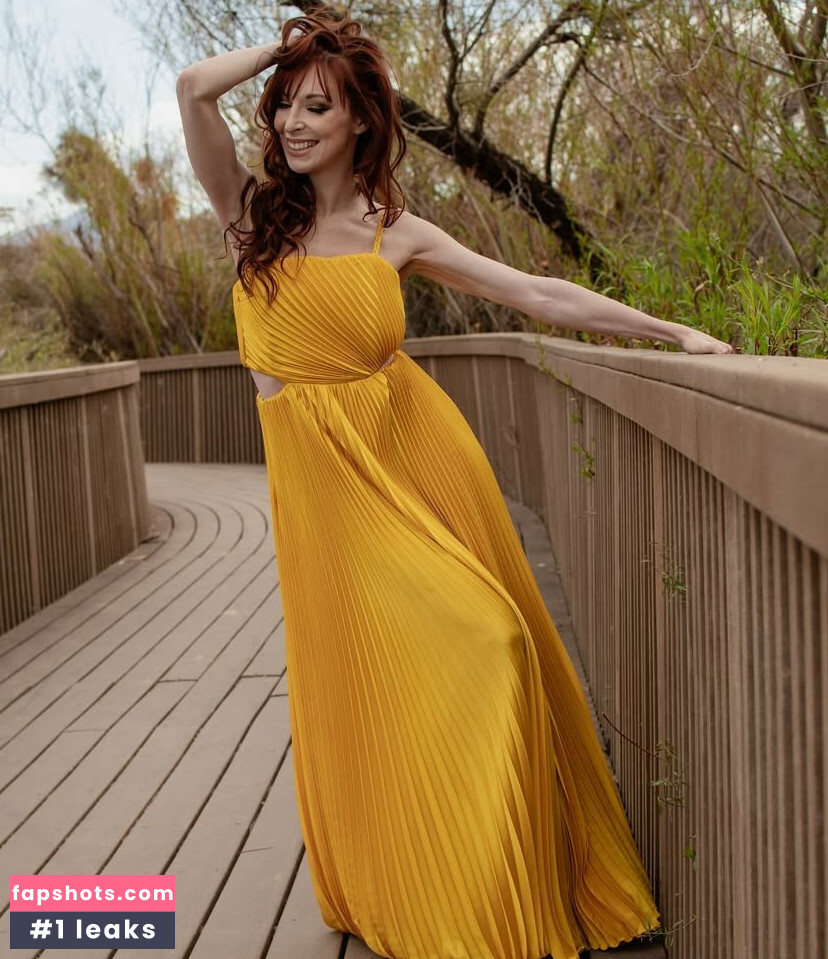 Lisa Foiles gallery photo #74