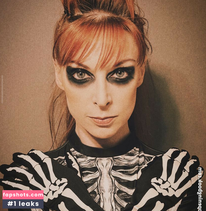 Lisa Foiles gallery photo #77