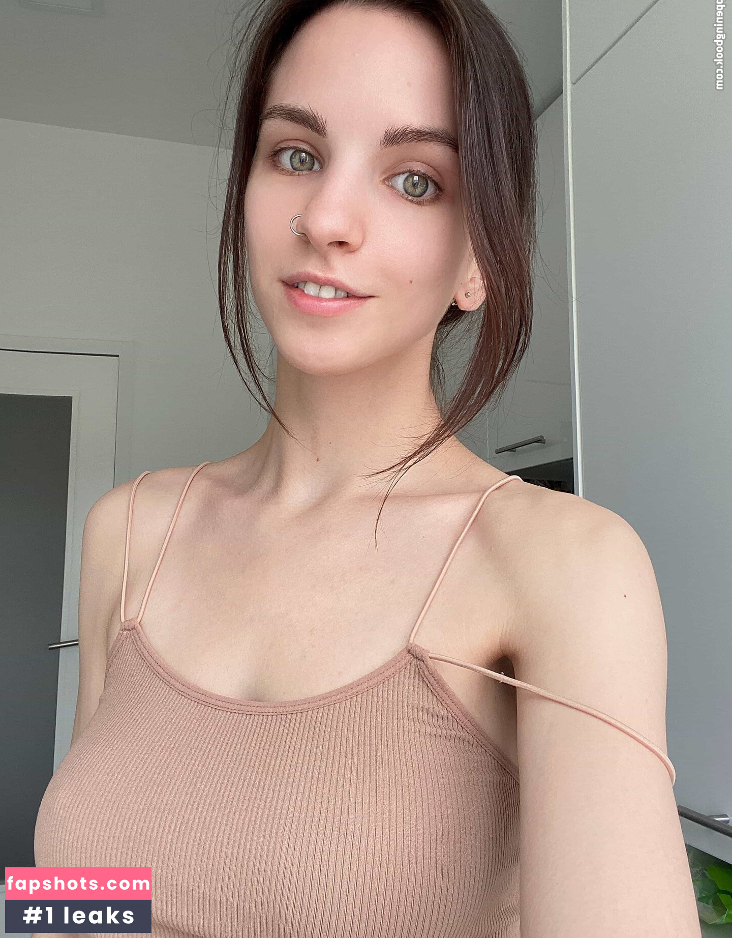 Lisa Joyce gallery photo #8