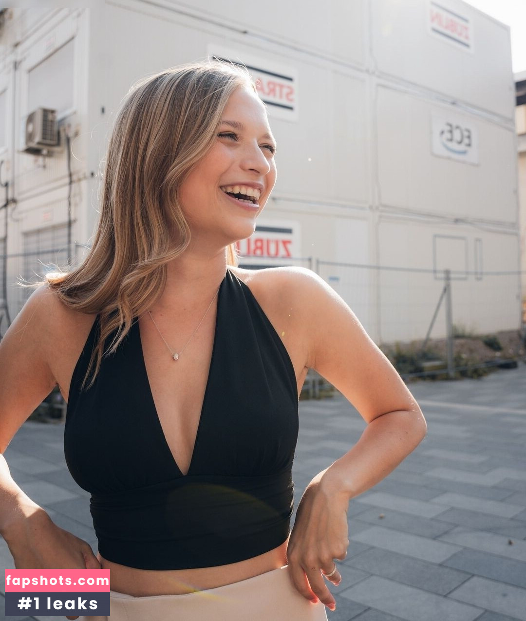 Lisa Küppers gallery photo #38