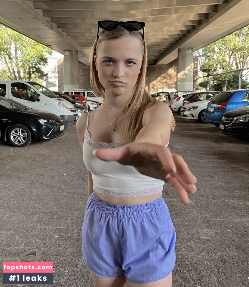 Lisa Küppers gallery photo #85