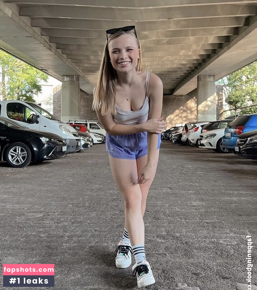 Lisa Küppers gallery photo #86