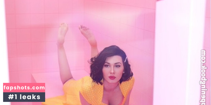 Lisa Licentia gallery photo #18