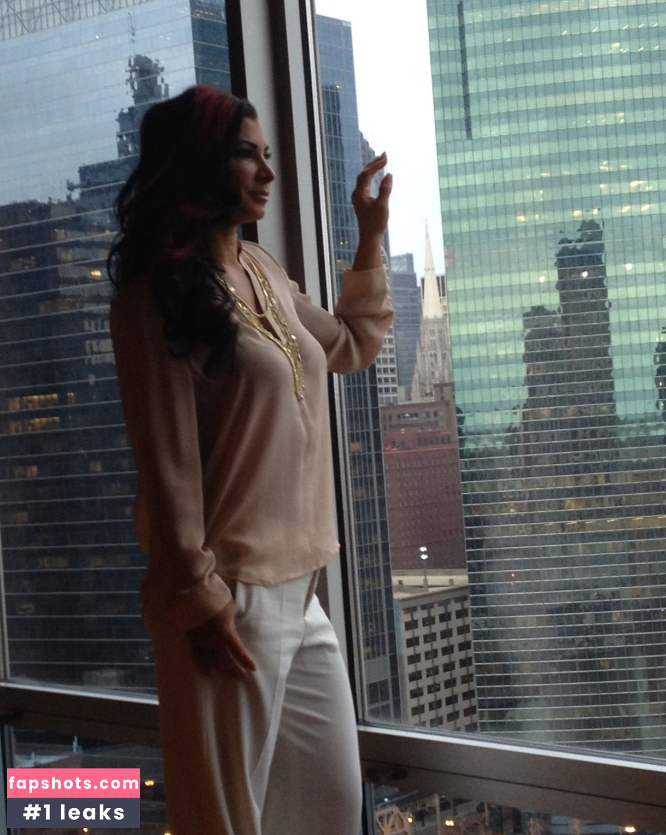 Lisa Marie Varon gallery photo #48