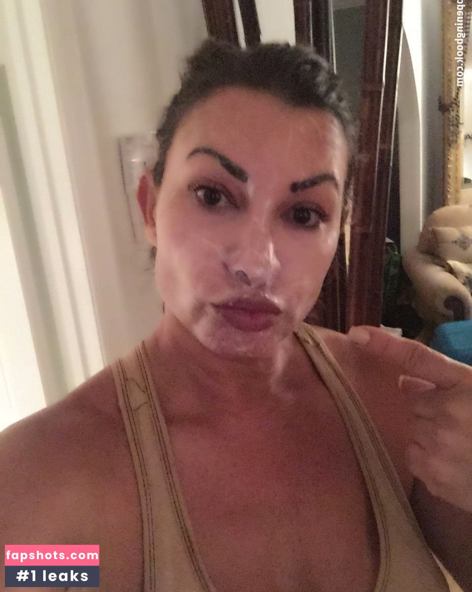 Lisa Marie Varon gallery photo #53