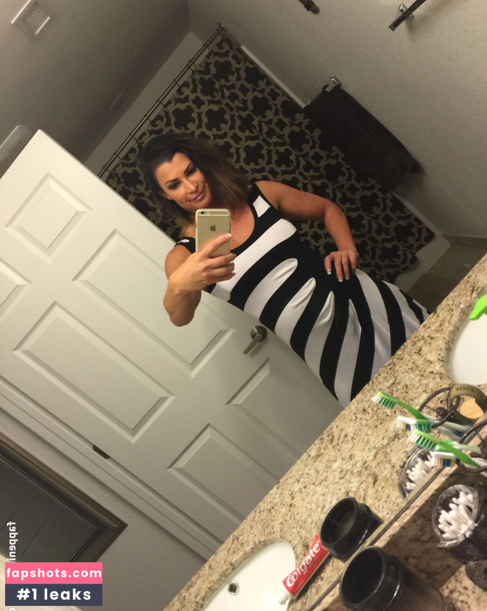 Lisa Marie Varon gallery photo #58